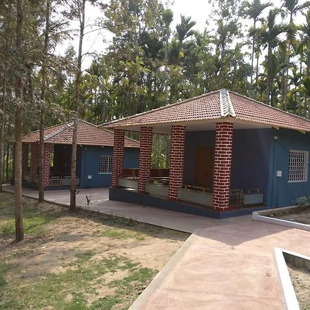 The Shades Holiday Homes Kushālnagar エクステリア 写真